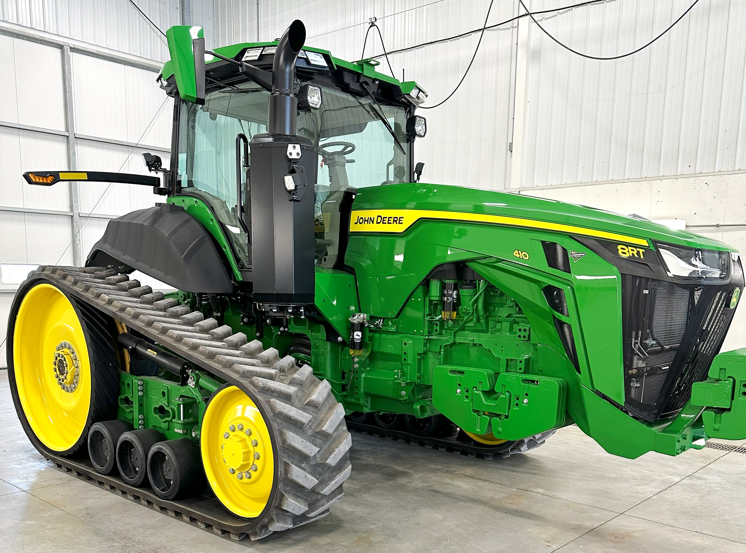Tractor image used for John Deere 9RT gallery card